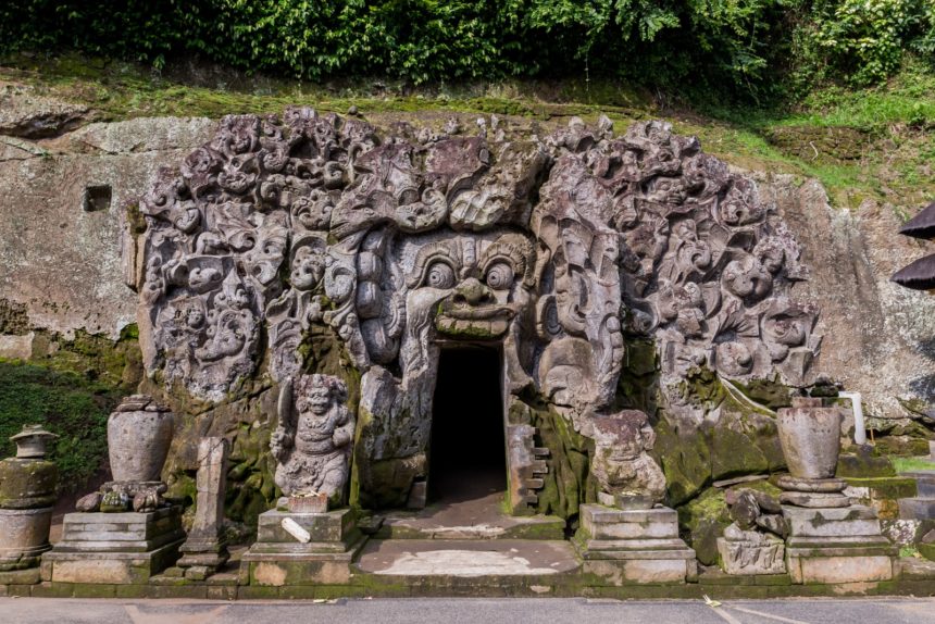 ウブドのゴアガジャ